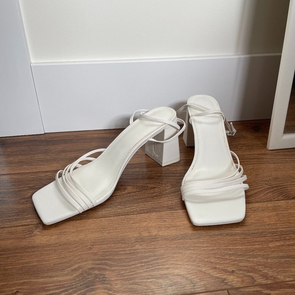 ✨3/$20✨ NWOT H&M White Strappy Block Heel Sandals